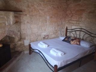 Symela's Nest - Anogyra - 8