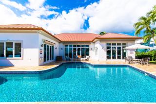 Faroway Luxury Villa - Half Way Pond - 1