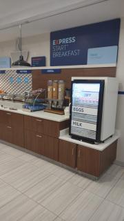 Holiday Inn Express and Suites Chicago West - St Charles by IHG - Saint Charles - 3