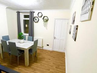 Charter House with good Wifi - Chatham - 1