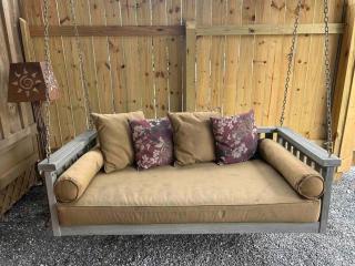Blissful Nook Tiny Home ~ Cozy Retreat w/ Hot Tub; near Town and Deep Creek - Bryson City - 4