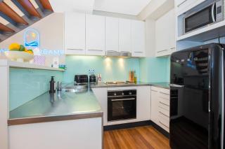 Sunshine Loft With Balcony by Sydney Dreams - 8