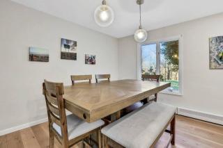 3 Bedroom Hilltop Escape with 5 Private Acres and Hot Tub - 1