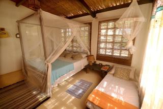 Para quem ama ficar na beira do mar, Casa Capela - 1