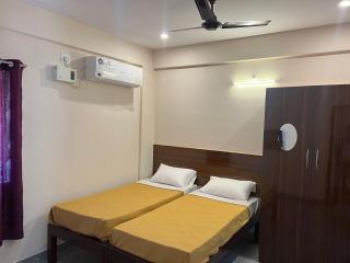 Rt Service Apartments Hotel - Velankanni - 6