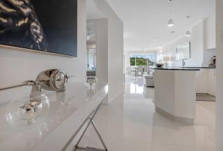 Cairns Waterfront Condo - 5 minutes from airport - Cairns North - 1