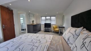 Stylish Suites with kitchenette - London Colney - 1