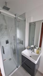 Stylish Suites with kitchenette - London Colney - 2