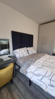 Stylish Suites with kitchenette - London Colney - 1