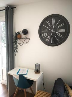 Terrasse, vue sur jardin arboré et place de parking - Rennes - 4