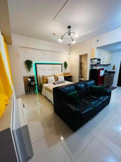 One Palm Tree Villas Condominium - Studio 9th FL with Balcony - Across Terminal 3 Airport - Manila - 1