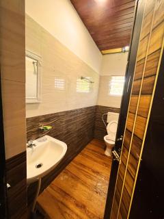 Hillview Rental 2BK with balcony - Guwahati - 3