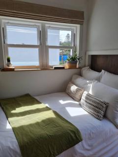 THE ANNEX, Lostwithiel Small Double Bed, Private Parking, Quiet Location - 3