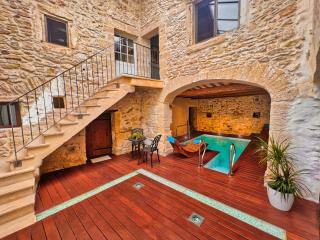 Maison provençale avec Piscine intérieure, spa et hammam à deux pas d'Uzès - Saint-Hippolyte-de-Montaigu - 0