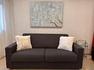 Marsaxlokk, Cozy, Spacious 3 Bedroom Maisonette, 1 min walk from Seafront - 3