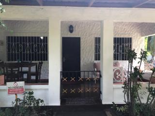 HCS Bungalows Turtle Bay Rustic Bungalow - 9