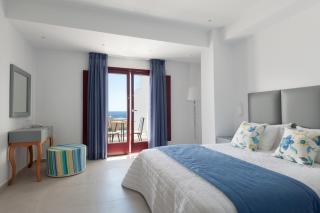 MAR n MAR CROWN HOTEL-SUITES - Kamari - 4