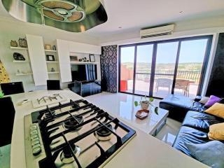Peaceful penthouse with views 3 min walk to the beach - Marsaskala - 2