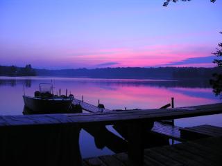 Cabin Chalet - Breathtaking Cabin in Laurel Island - East Hampton - 2
