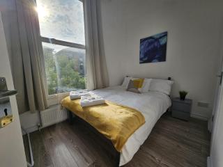 3 Bedroom Apartment in Finsbury Park - London - 8