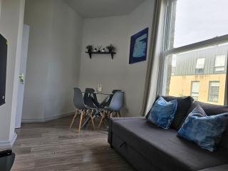 3 Bedroom Apartment in Finsbury Park - London - 6