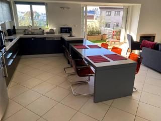 Spacious and Sunkissed 3BR & 2 Bathrooms Apartment - Atene - 6