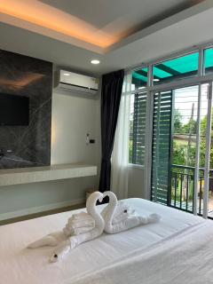 The leaf mango tree - 0