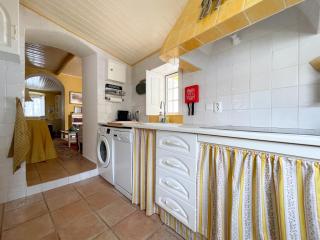 Charming Countryside Home with Fireplace & Patio - Alcoutim - 2