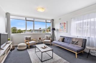 Scandi-chic Riverside Hideaway Near Attractions - Hobart - 5
