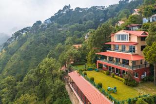 StayVista at Ludlow House 4BHK with Game zone & Sauna Room with Valley View villa in Kasauli - Kasauli - 0