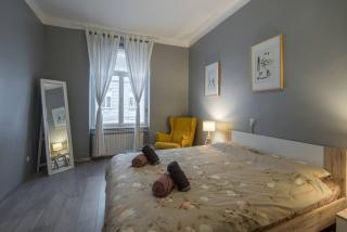 Cozy City Center Apartment - 2