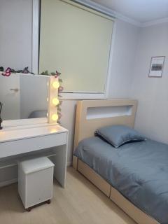 Newly Renovated 2 Bedroom Apartment #7 - Seoul - 8