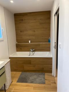 Suite parentale avec salle de bains et toilettes privées - Genas - 7
