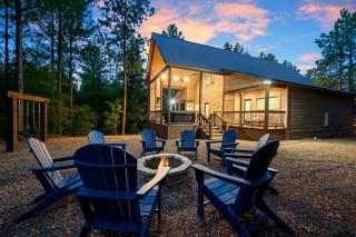 Peak A Boo Pines with Game Loft Hot Tub Fireplaces and More - Broken Bow - 4
