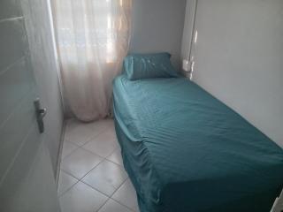 Las Palmas Day & Night Guest House - 1