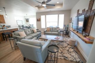 Hollywood Hangout - New West Properties - Kanab - 4