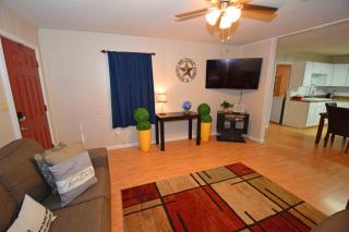 Home Sweet Home - Peace, Love, & Enjoy - Kingsville - 9