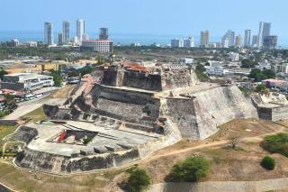 CASA CERCA A EL MAR CON PARQUEADERO - 2