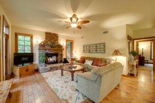 Hike On-Site Gem in Burnsville, Near Waterfalls - Burnsville - 7