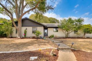 Colorful Austin Home with Covered Patio and Gas Grill! - Austin - 8