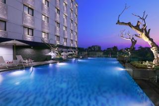 Hotel Neo Malioboro by ASTON - Yogyakarta - 9