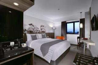 Hotel Neo Malioboro by ASTON - Yogyakarta - 4