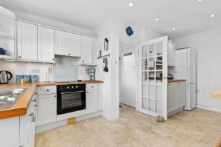 Ruby Cottage - Beachside Cottage with Views - 7