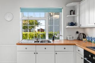 Ruby Cottage - Beachside Cottage with Views - 7