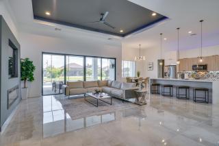 Pool and Outdoor Kitchen Waterfront Cape Coral Home - Cape Coral - 8