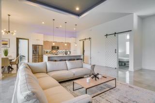 Pool and Outdoor Kitchen Waterfront Cape Coral Home - Cape Coral - 5