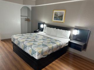 Motel 6 Alvarado TX - 7