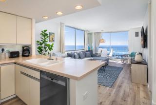 Ilikai Collection # 12. Corner Oceanfront Condo - Honolulu - 4