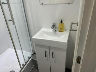 Modern 1 bed flat in the heart of Hackney - 9