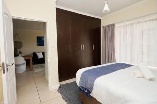 A Charm in Dainfern near Montecasino Sandton - 4